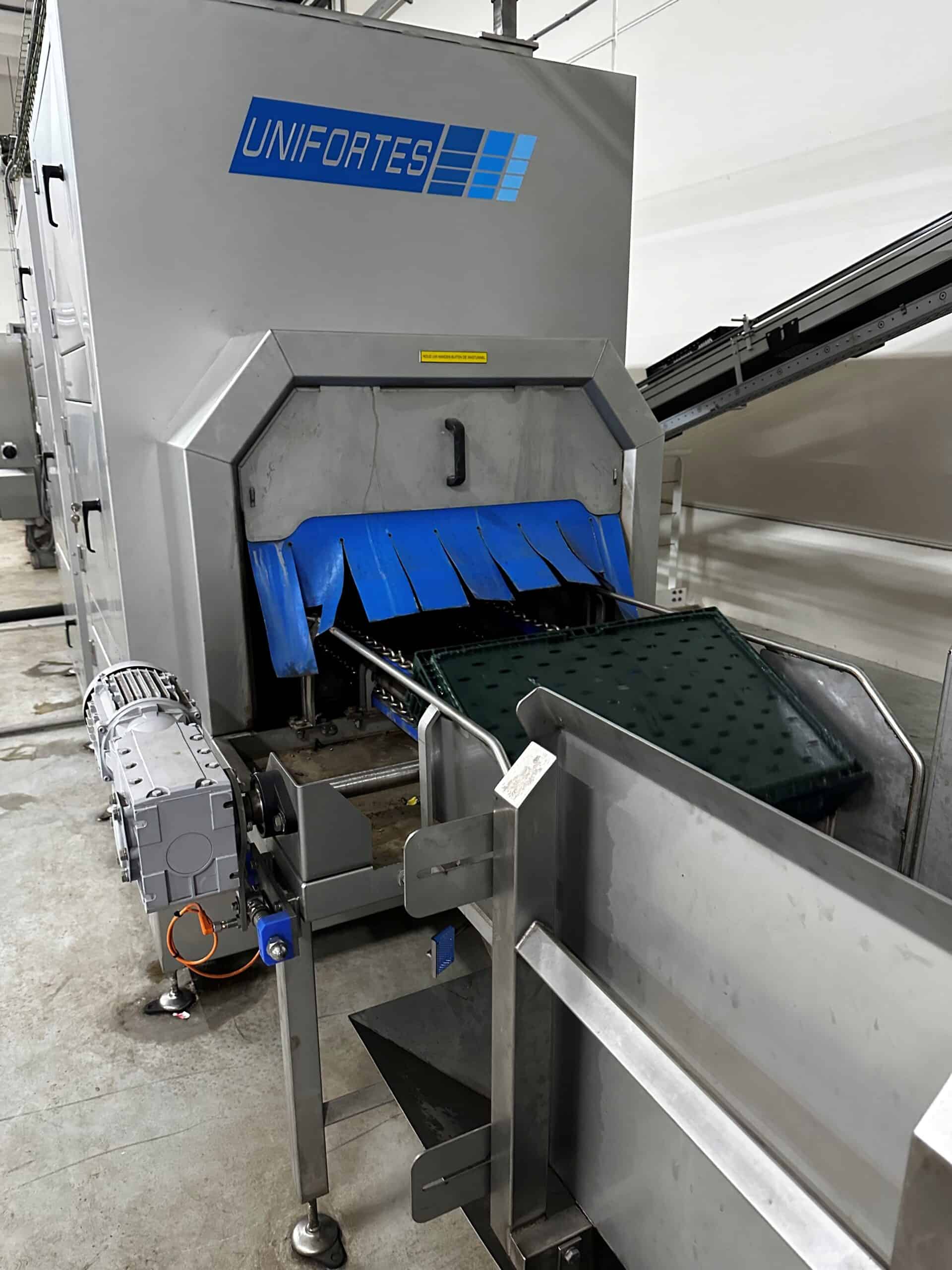 Stofzuiger en industriële reinigingsmachine van Unifortes voor efficiënte schoonmaakoplossingen in de industrie.